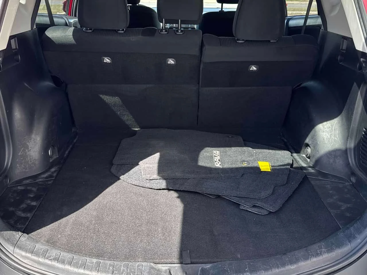 Toyota Rav4 * LE * 2 КЛЮЧА* ПОДГРЕВ* , снимка 11 - Автомобили и джипове - 54331048