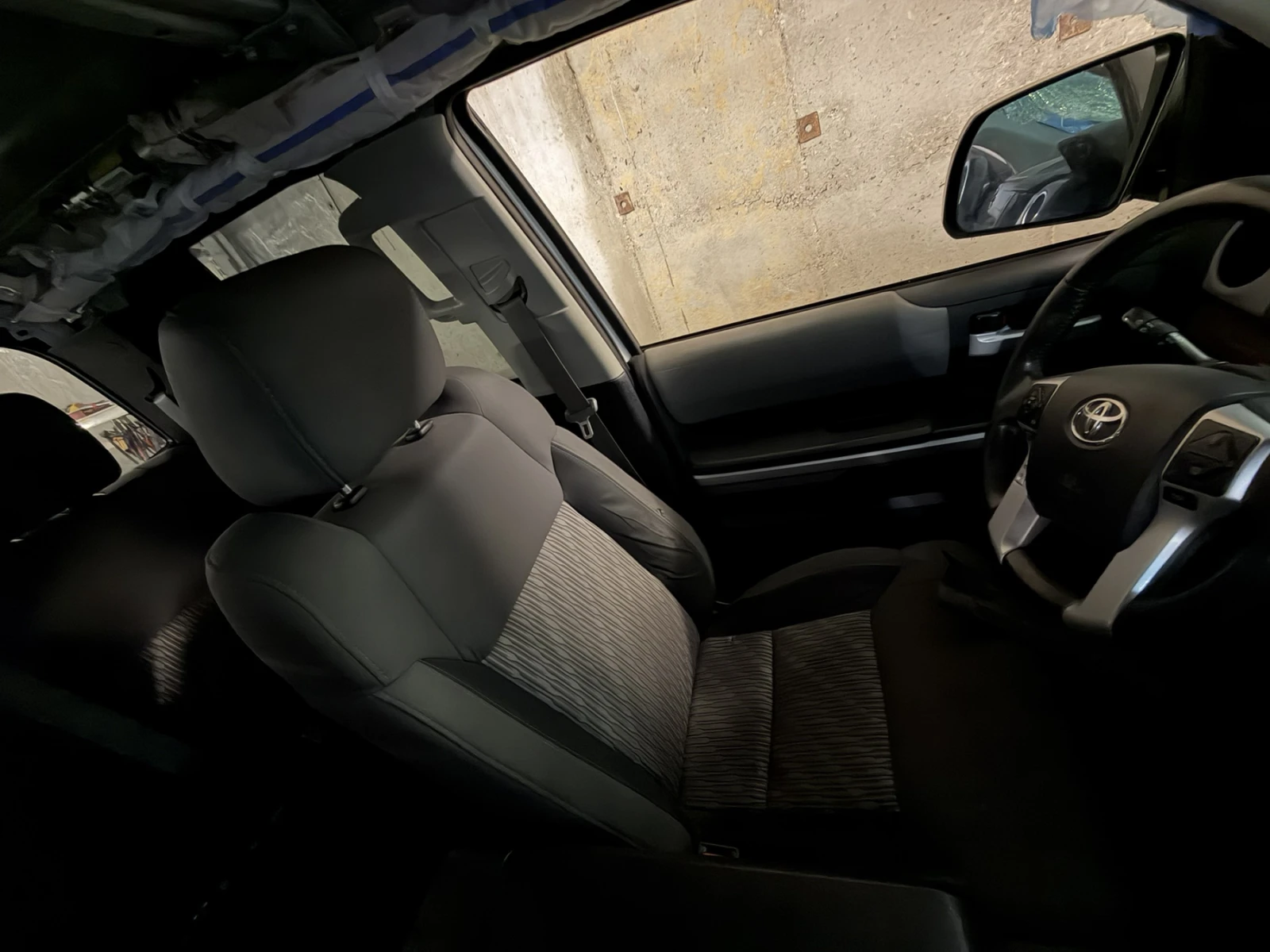 Toyota Tundra  5.7 HEMI  V8, снимка 4 - Автомобили и джипове - 54442081