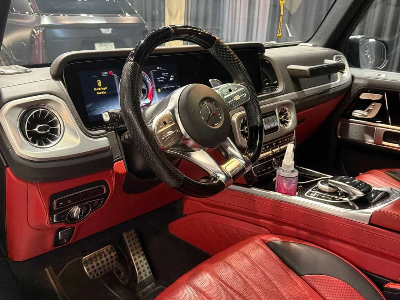 Mercedes-Benz G 63 AMG * БЕЗ ЗАБЕЛЕЖКА* АВТОКРЕДИТ* CARFAX* , снимка 8 - Автомобили и джипове - 54683969
