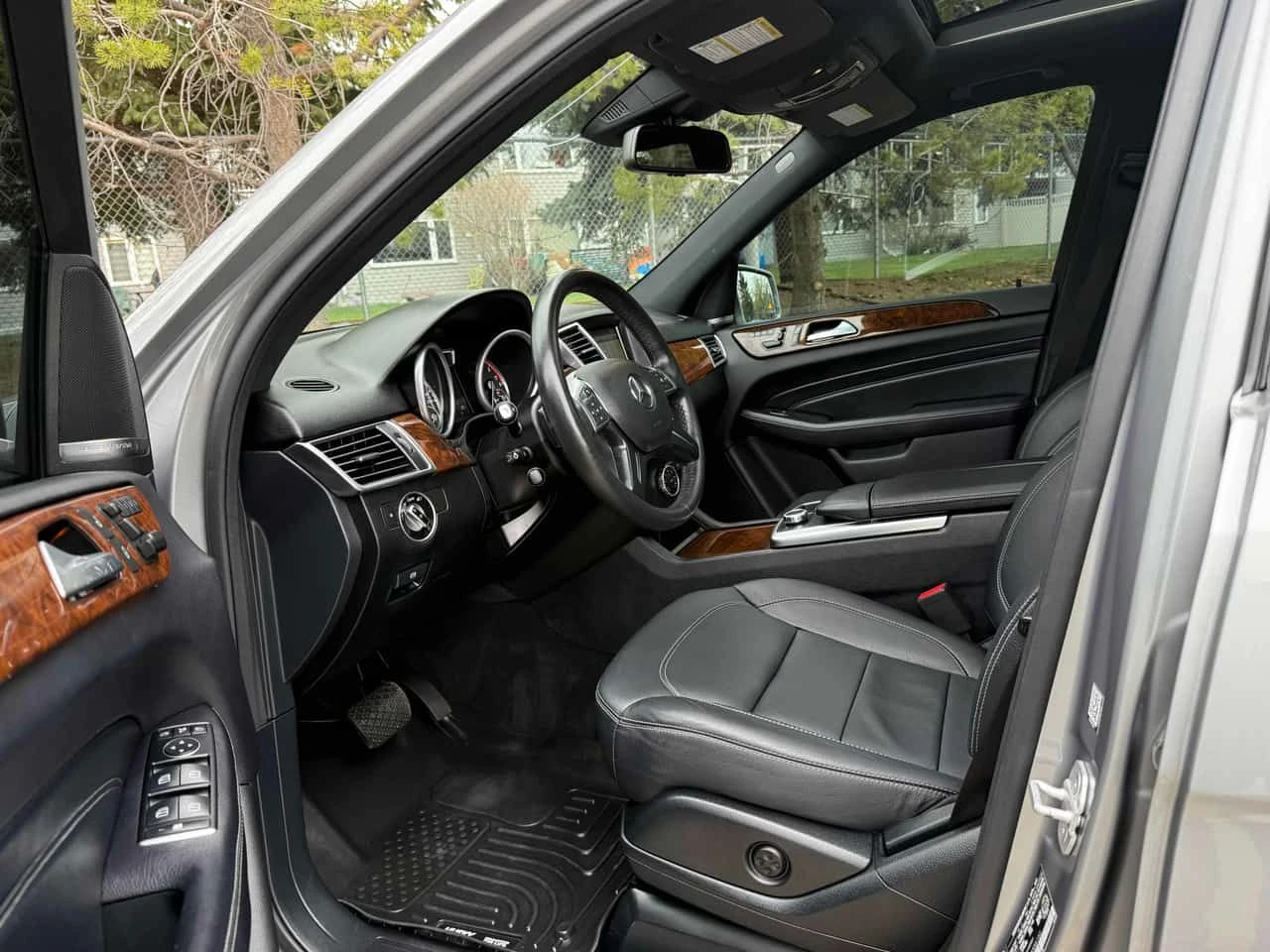 Mercedes-Benz ML 350 * BlueTEC * ПАНО * ПОДГРЕВИ * KEYLESS * H/K, снимка 5 - Автомобили и джипове - 54918437