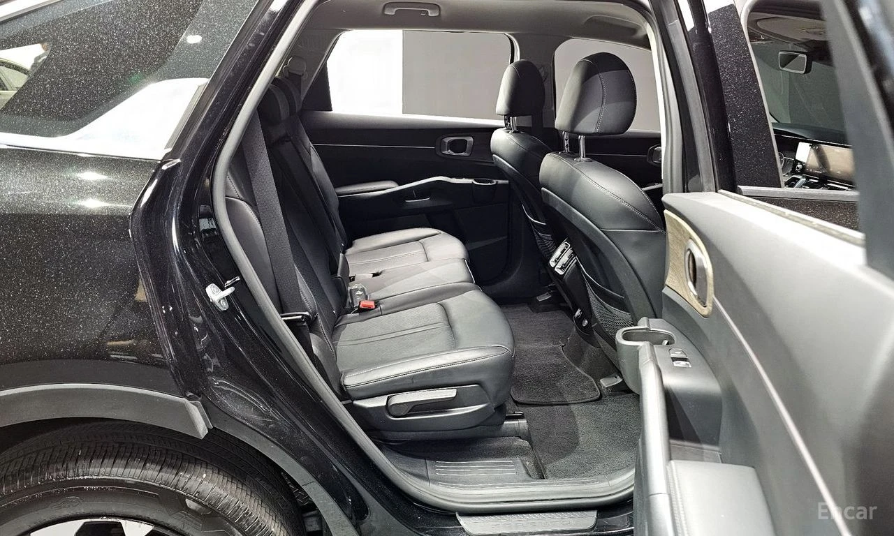 Kia Sorento 2.2D Prestige 4x4* DISTRONIC* ПОДГРЕВ* ОБДУХВАНЕ* , снимка 14 - Автомобили и джипове - 55050789