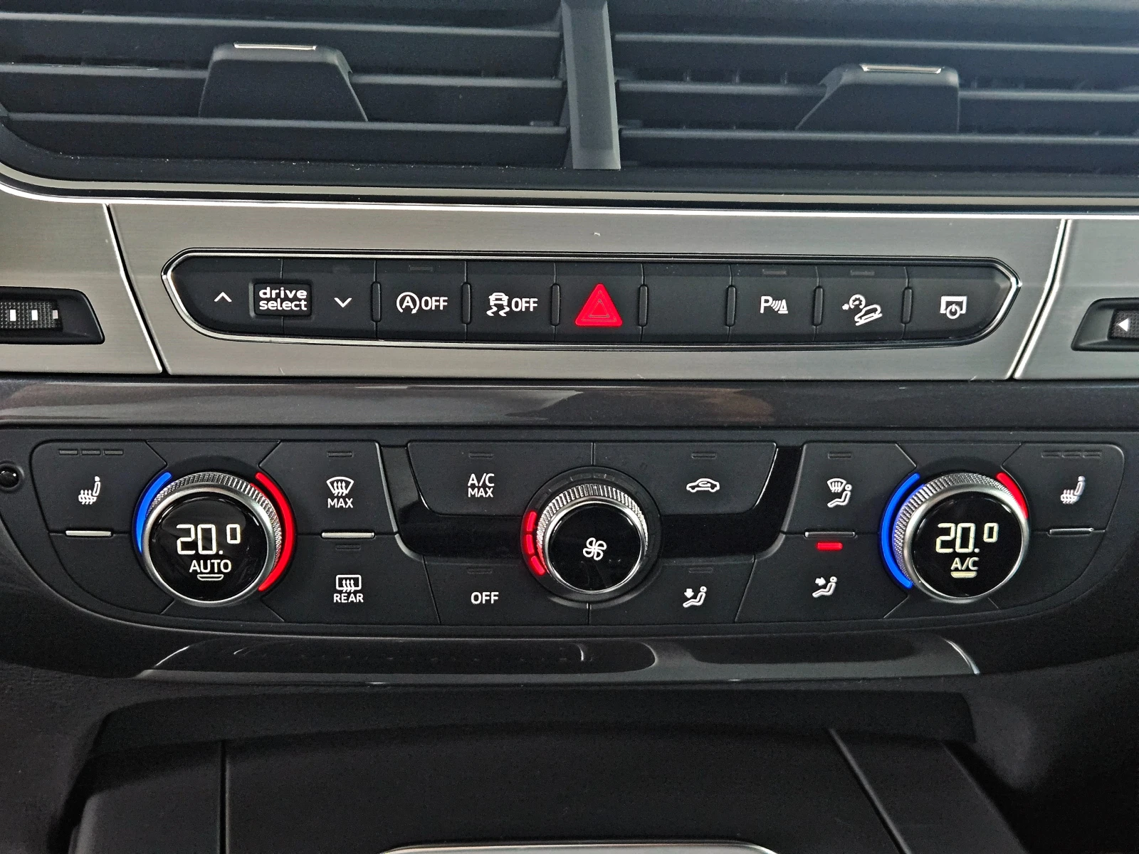 Audi Q7 S-LINEx3/BLACK EDITION/AIRMAT/ПОДГРЕВ/DIGITAL/LIZI, снимка 12 - Автомобили и джипове - 55572981