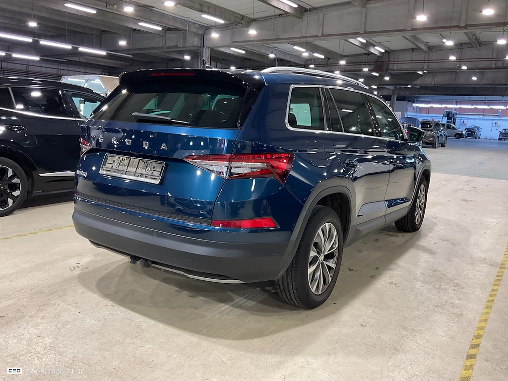 Skoda Kodiaq 2.0 CRTDI DSG7 CLEVER+ LEATHER NAVI LED, снимка 4 - Автомобили и джипове - 56201474