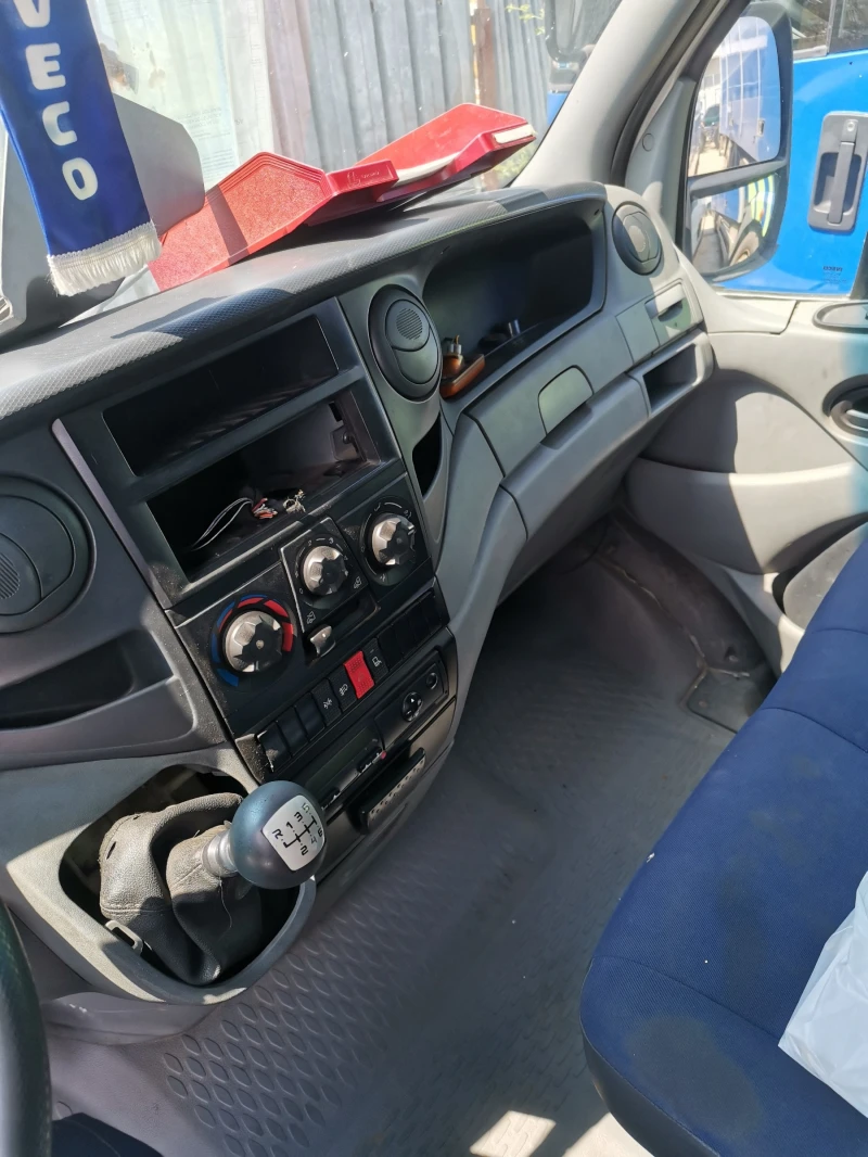 Iveco Daily, снимка 14 - Бусове и автобуси - 48654775