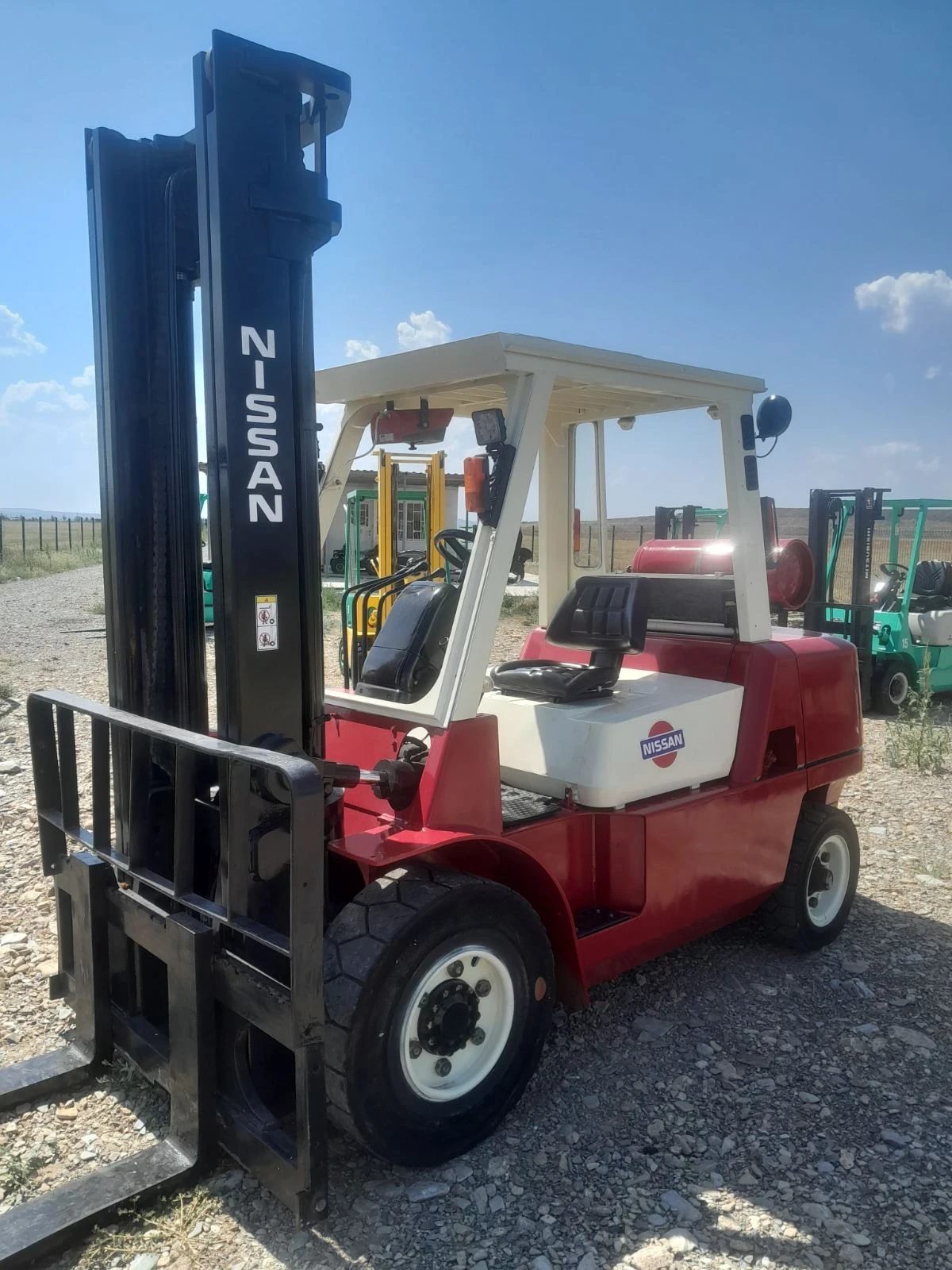 ������� Nissan ��� 5.0���� | Mobile.bg � ����������� 4