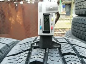 Гуми Зимни 205/70R15, снимка 4