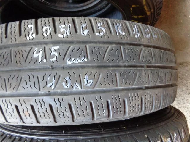 Гуми Зимни 205/65R16, снимка 1 - Гуми и джанти - 18669977