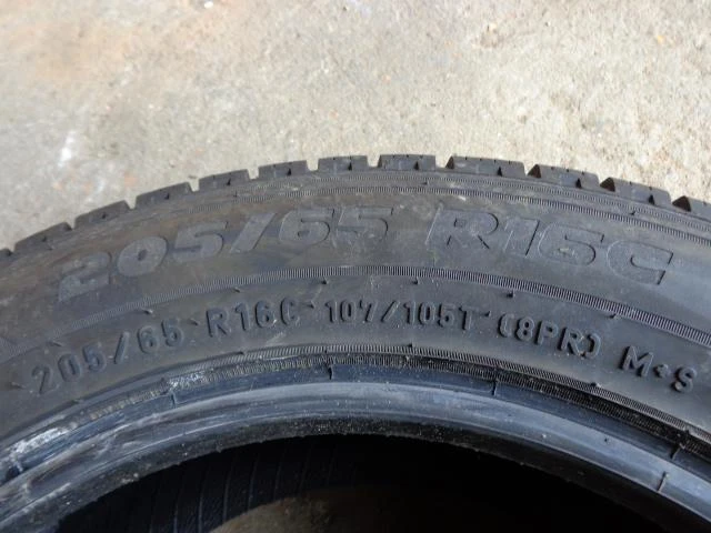 Гуми Зимни 205/65R16, снимка 8 - Гуми и джанти - 18669977