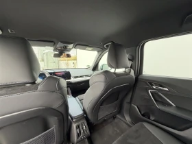 BMW iX1 xDrive30, снимка 11