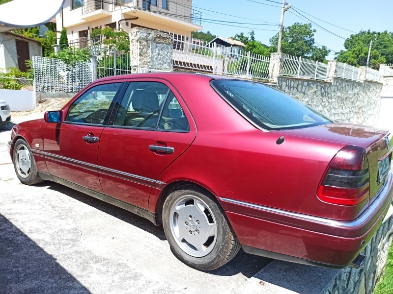 Mercedes-Benz C 220, снимка 2 - Автомобили и джипове - 47481089