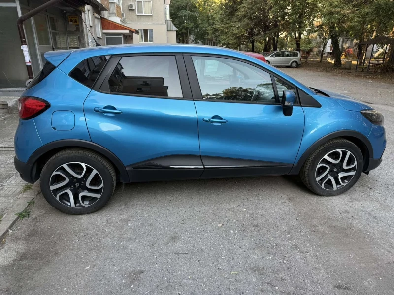 Renault Captur Benzin automat, снимка 2 - Автомобили и джипове - 47363666