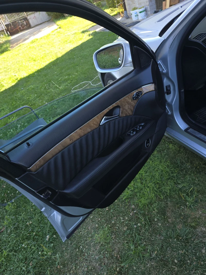Mercedes-Benz E 280, снимка 11 - Автомобили и джипове - 52283310