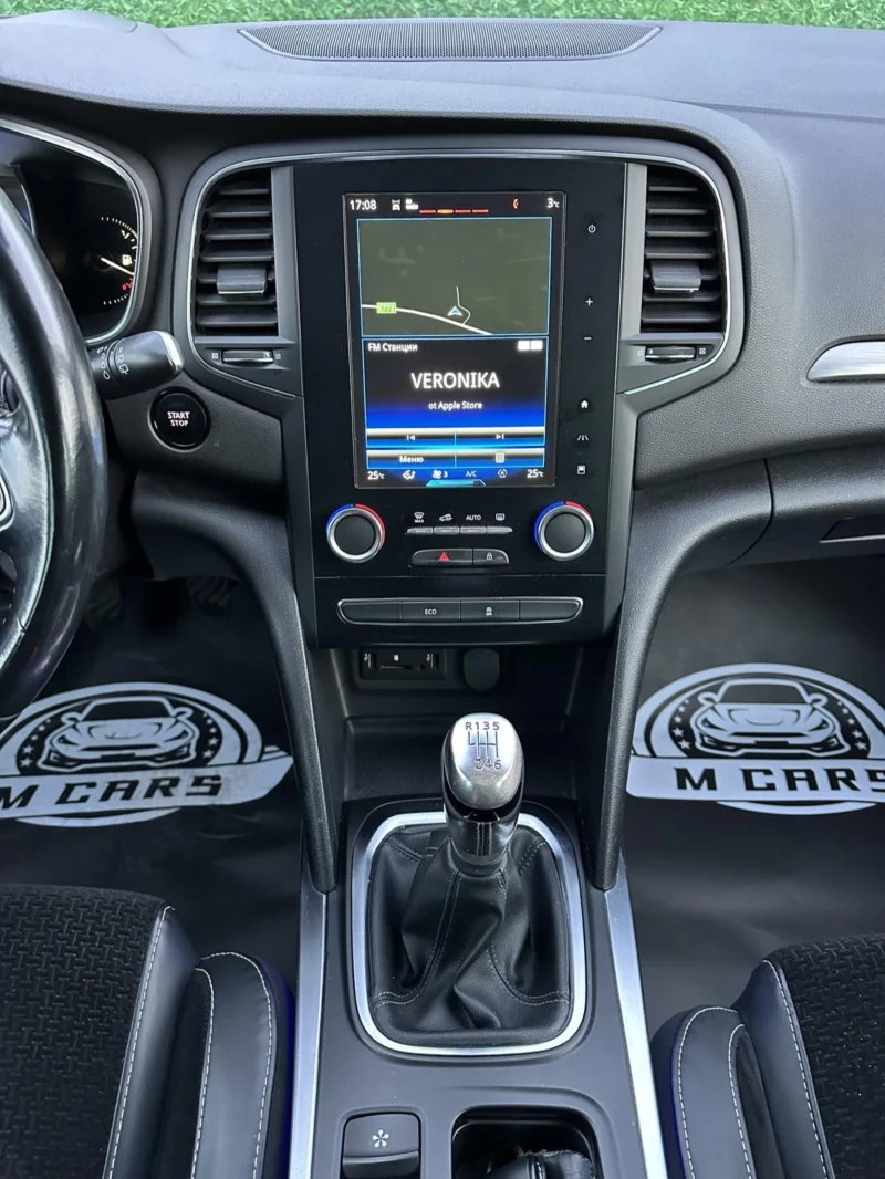 Renault Megane, снимка 17 - Автомобили и джипове - 52399427