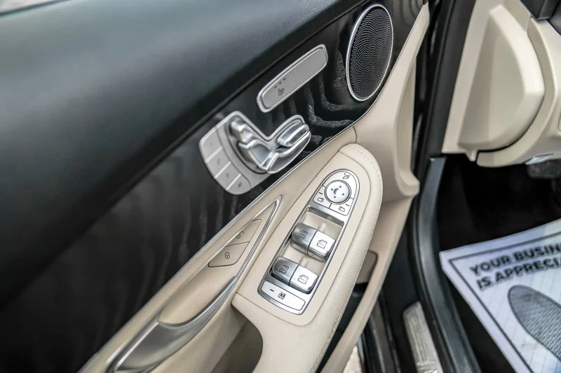 Mercedes-Benz C 300 AMG, PANORAMA, BLIND SPOT, ПОДГРЕВИ, KEYLESS, снимка 7 - Автомобили и джипове - 52506936