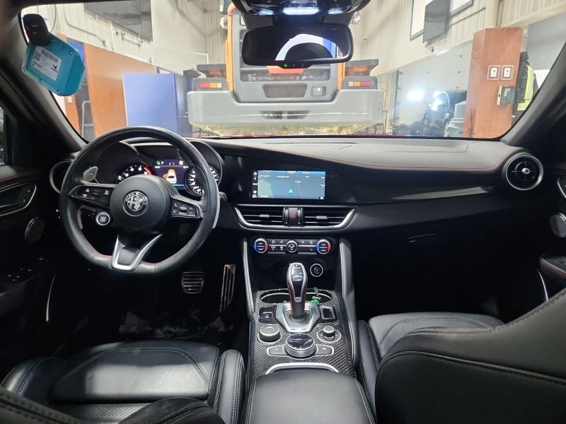 Alfa Romeo Giulia ESTREMA* АвтоКредит* Цена до БГ, снимка 11 - Автомобили и джипове - 53514283