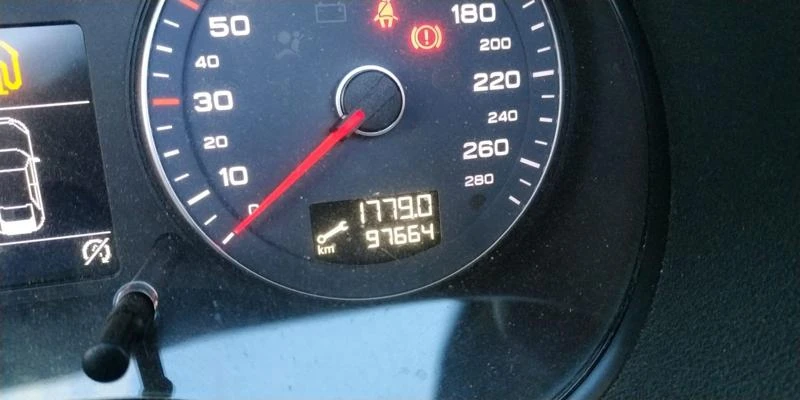 Audi A3 1,2 TFSI.105 k.с - изображение 3