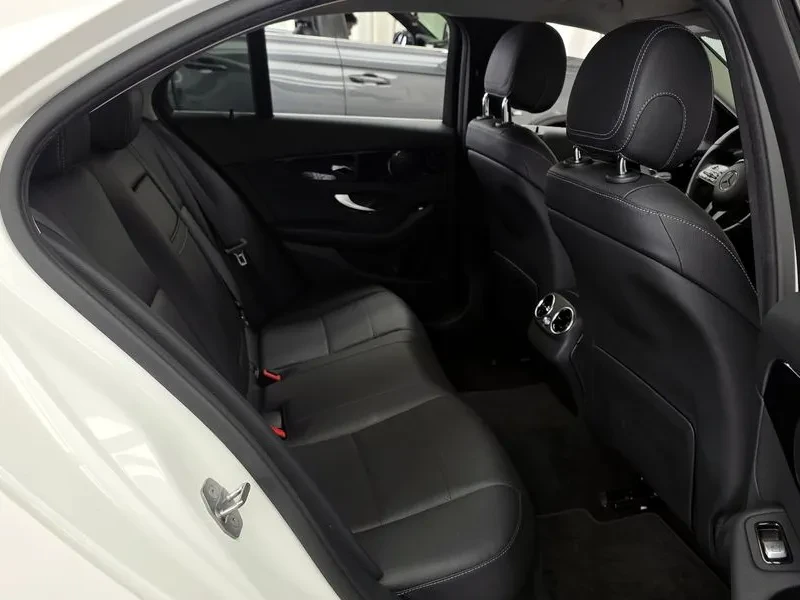Mercedes-Benz C 200, снимка 11 - Автомобили и джипове - 54833217