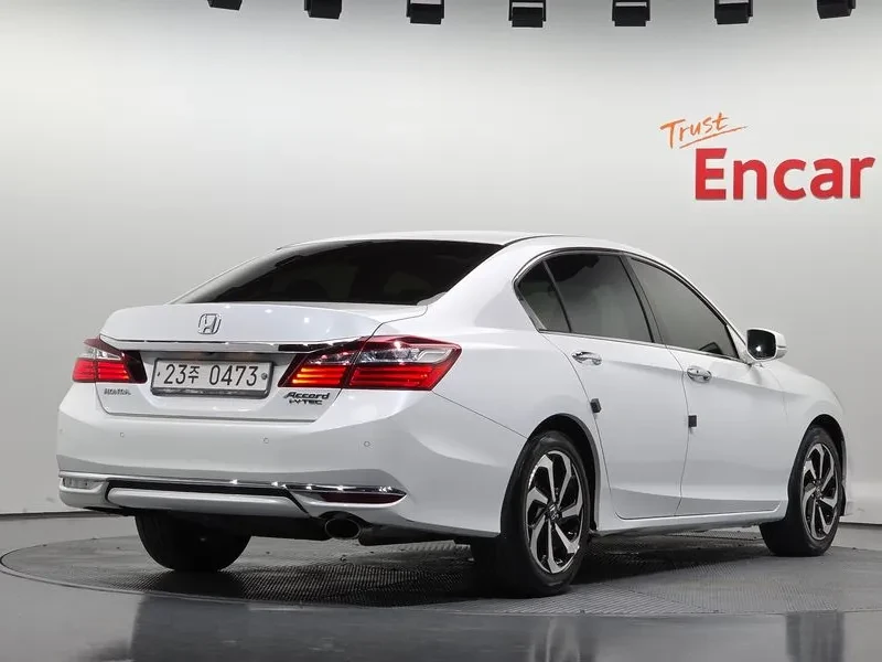 Honda Accord 2.4 9Th Generation, снимка 2 - Автомобили и джипове - 56698844
