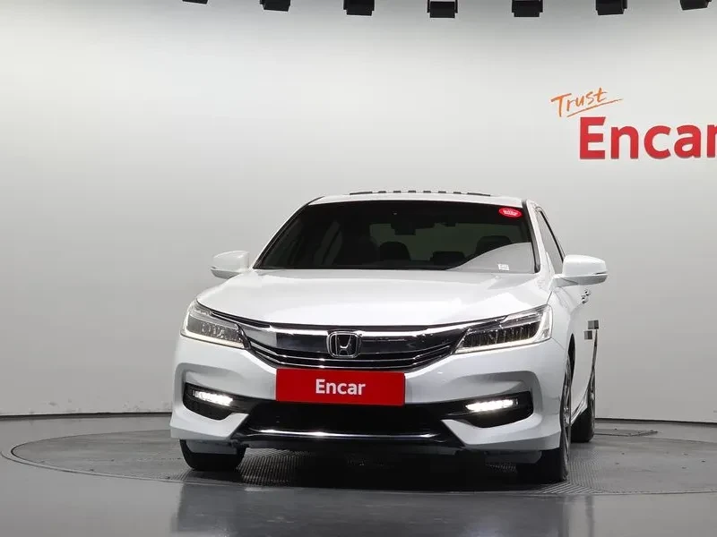 Honda Accord 2.4 9Th Generation, снимка 3 - Автомобили и джипове - 56698844