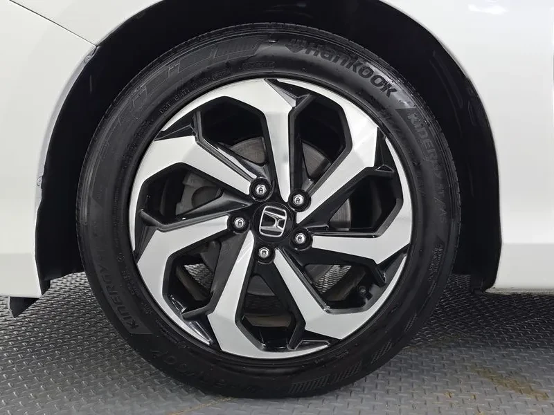 Honda Accord 2.4 9Th Generation, снимка 5 - Автомобили и джипове - 56698844