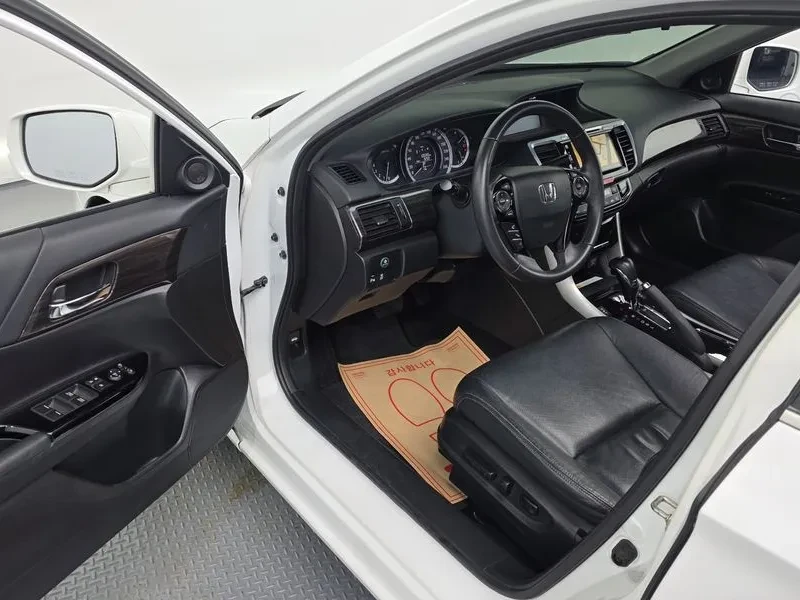 Honda Accord 2.4 9Th Generation, снимка 10 - Автомобили и джипове - 56698844