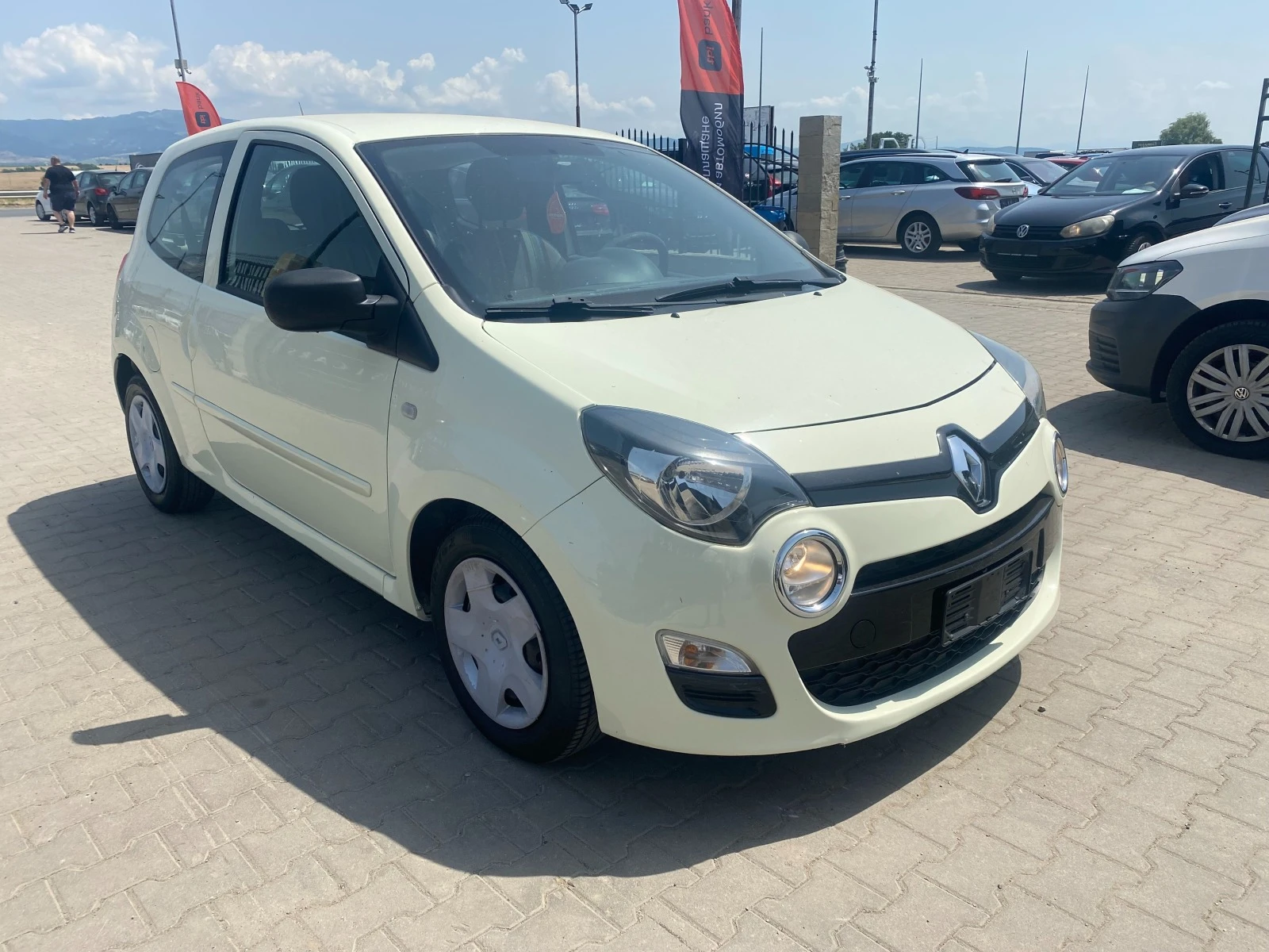 Renault Twingo 1.2I EURO 5A - изображение 8