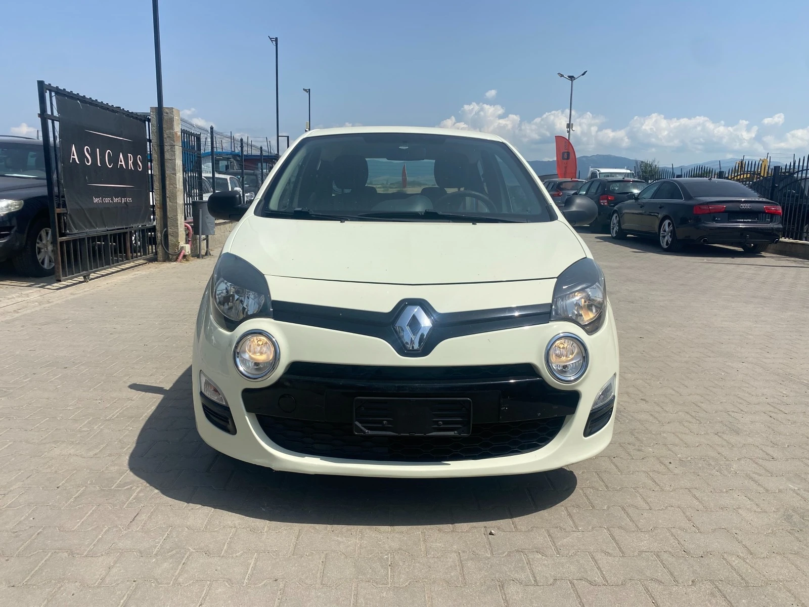 Renault Twingo 1.2I EURO 5A - изображение 9