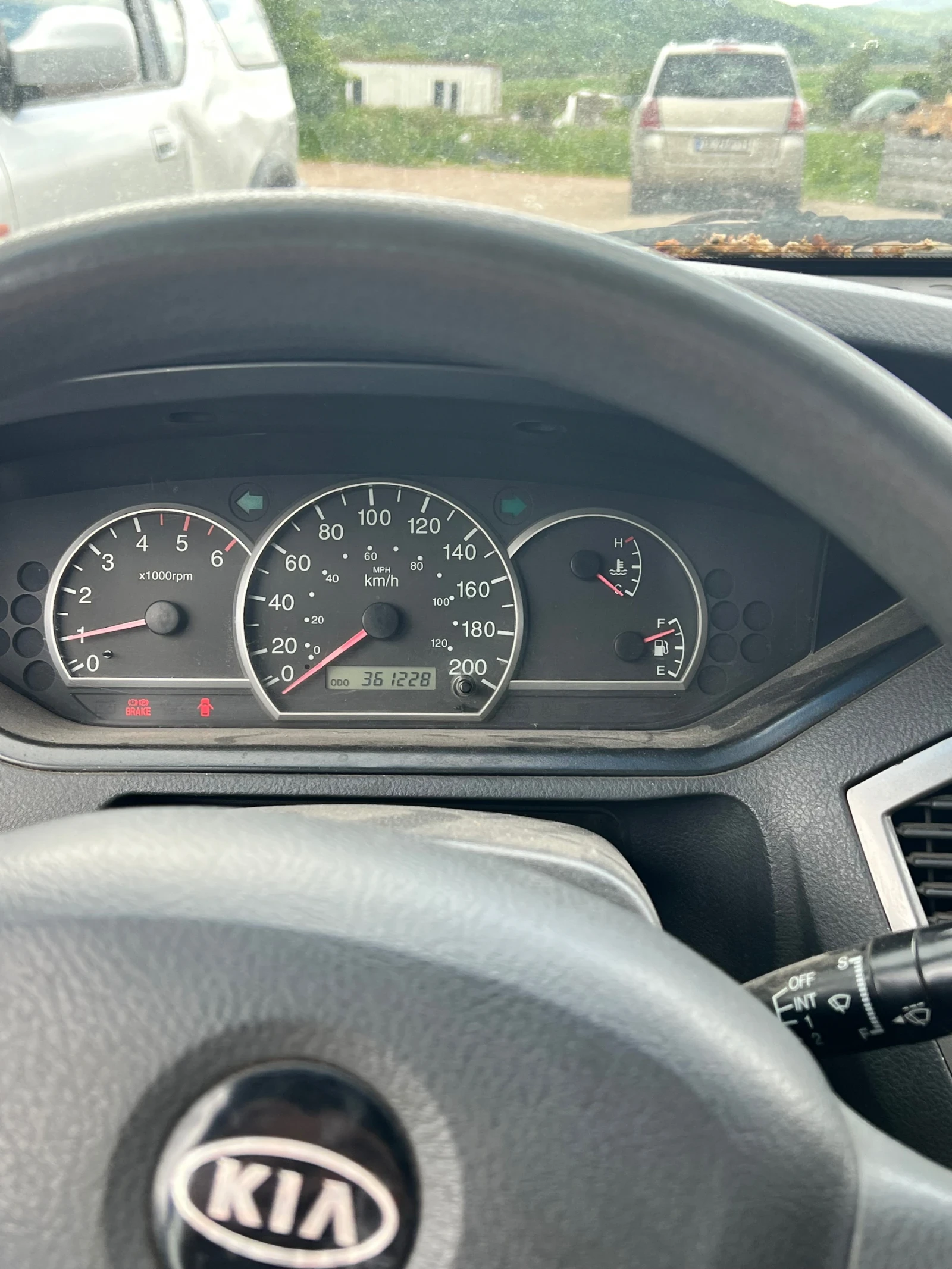 Kia Carens 2.0TDI 140 к.с - изображение 5