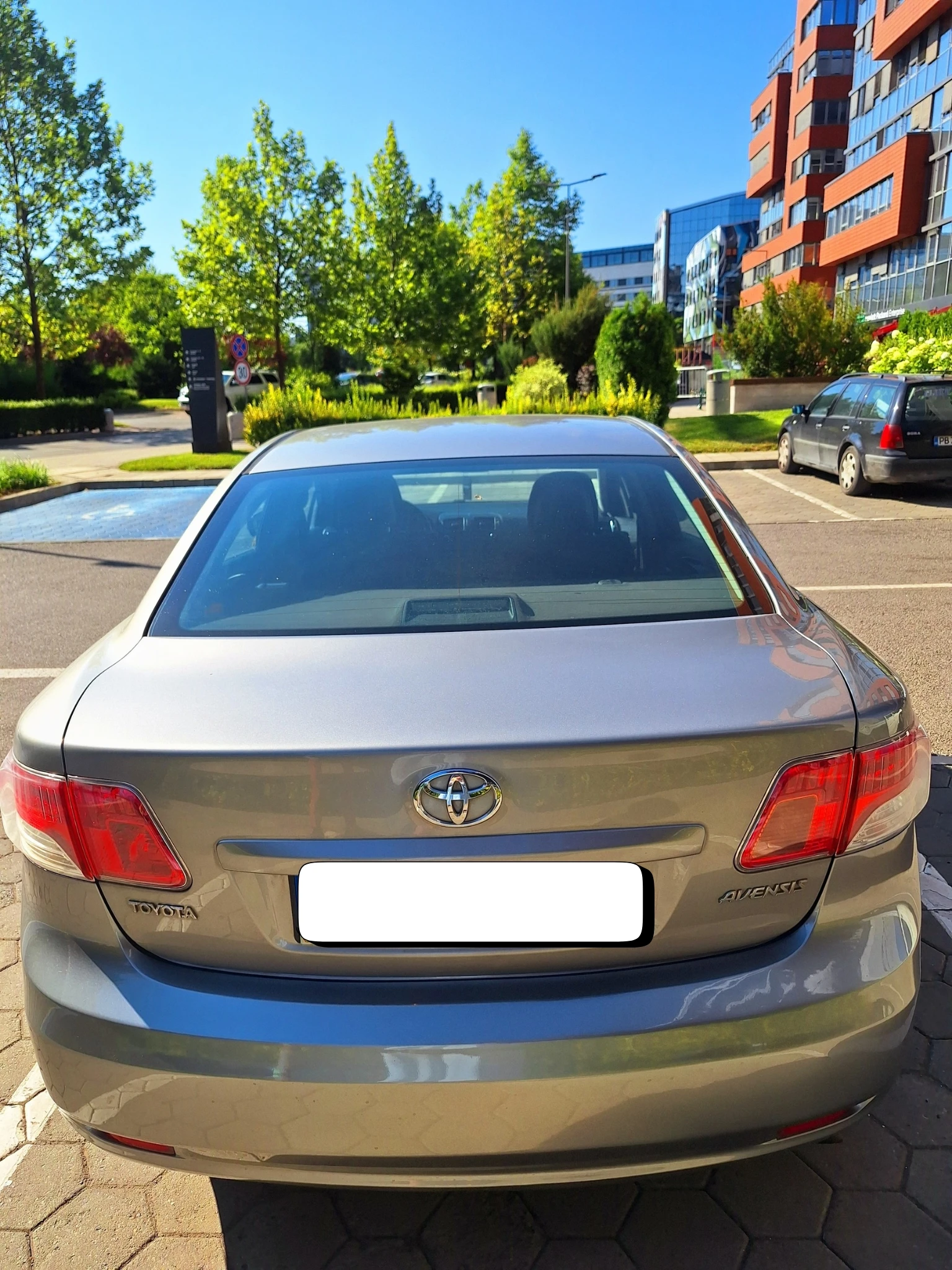 Toyota Avensis D4D - изображение 4