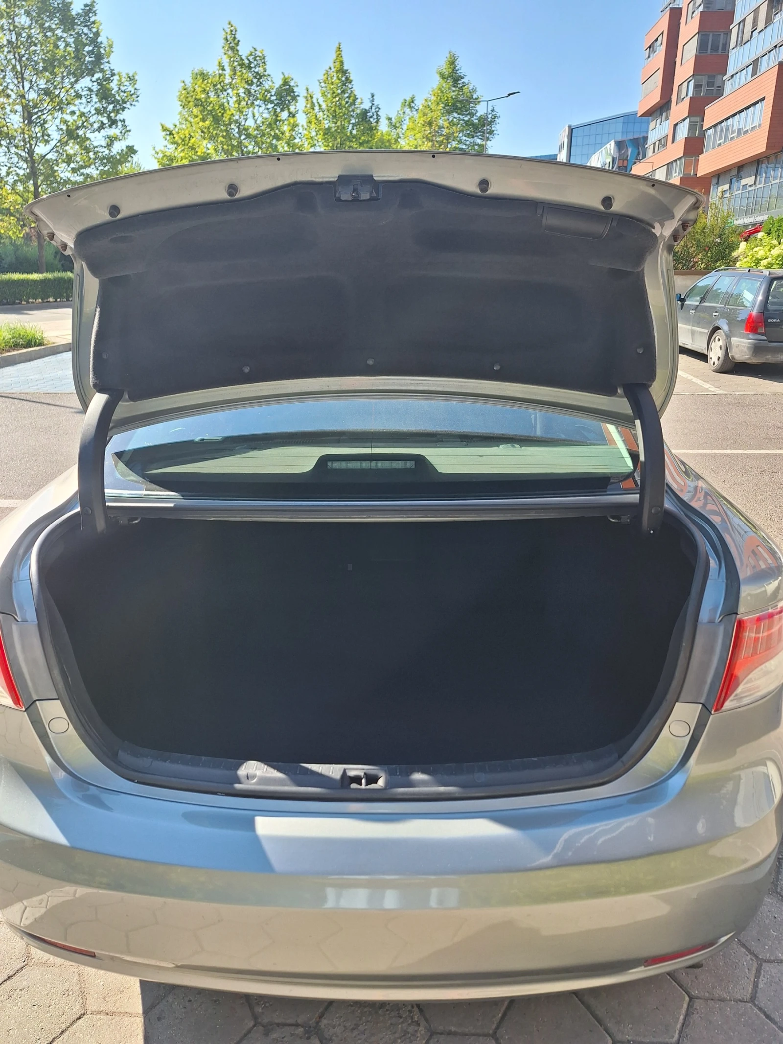 Toyota Avensis D4D - изображение 9
