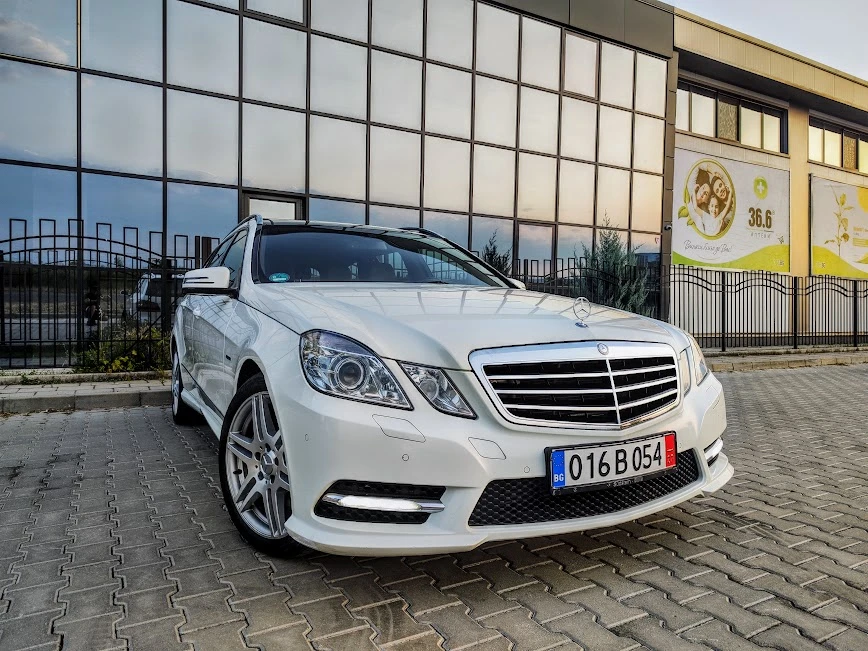 Mercedes-Benz E 350 * AMG* 4-MATIC* PANORAMA - изображение 9
