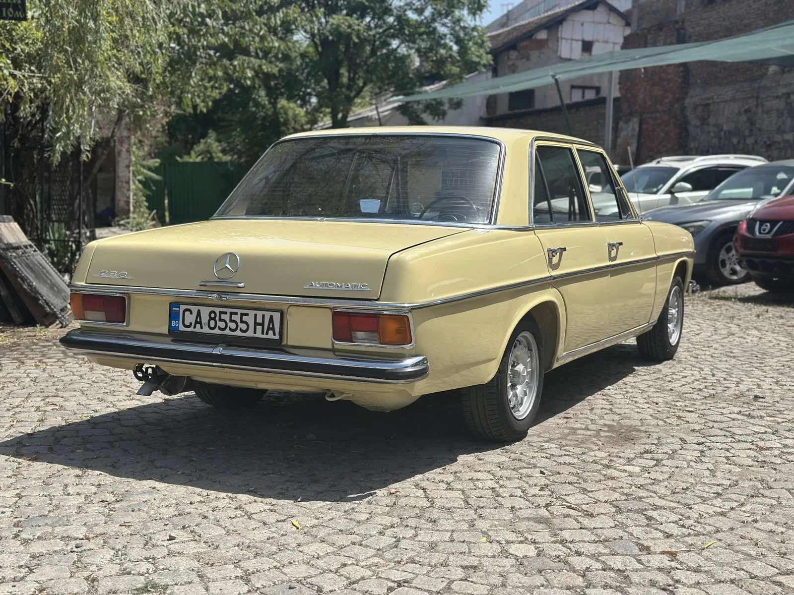 Mercedes-Benz 114 230  - изображение 8