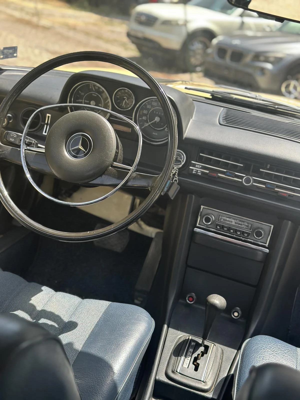 Mercedes-Benz 114 230  | Mobile.bg   11