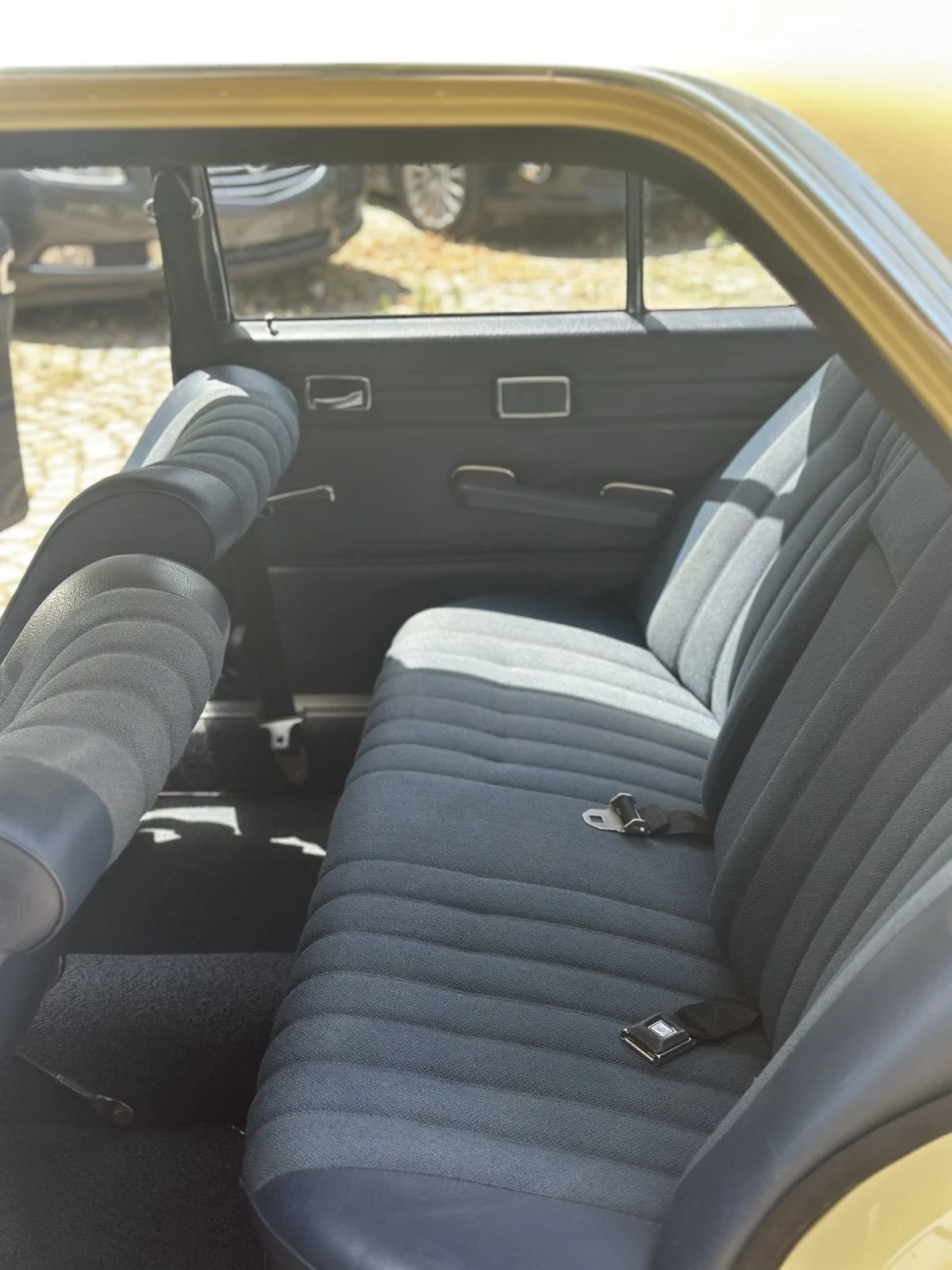 Mercedes-Benz 114 230  | Mobile.bg   13