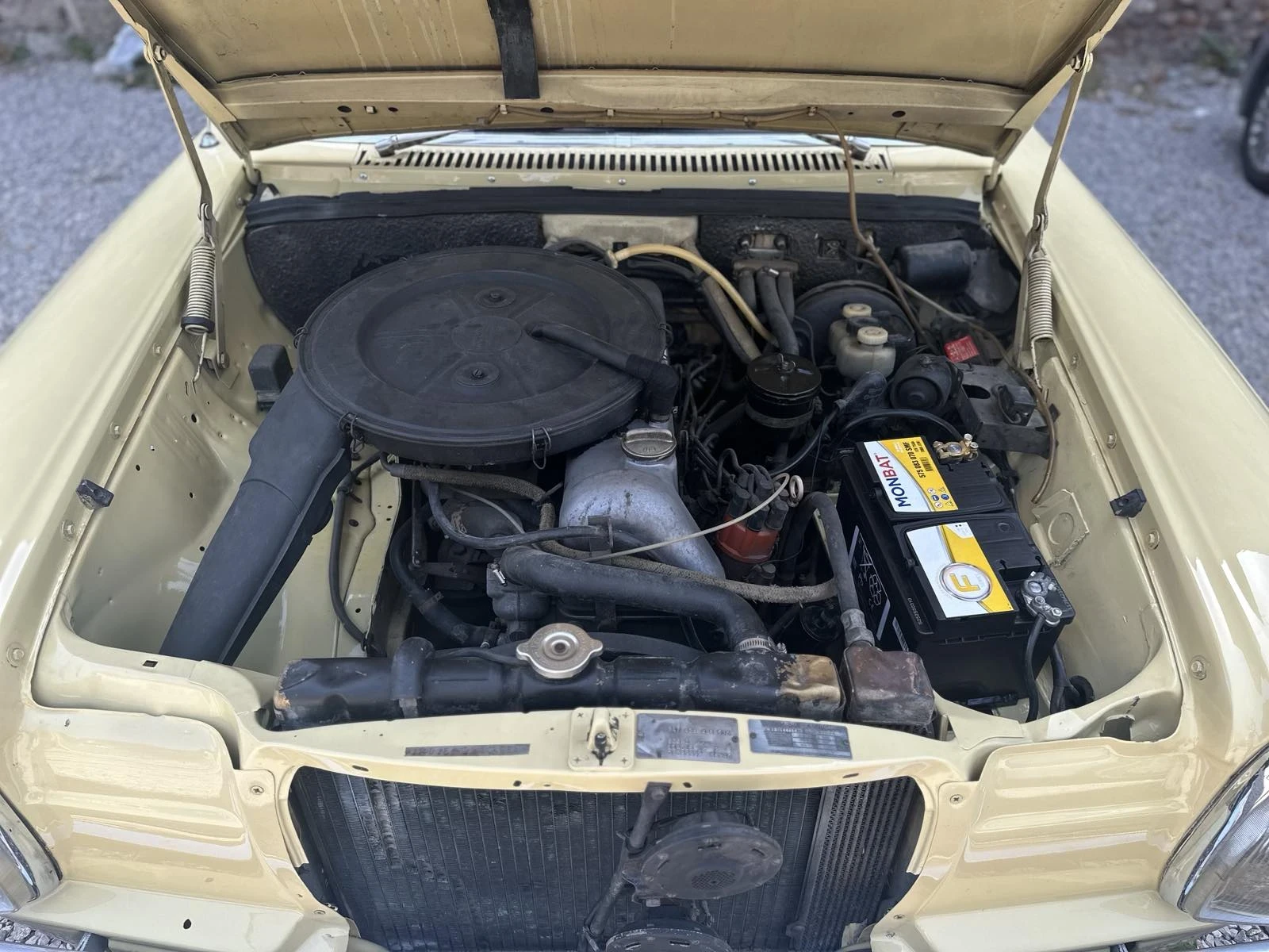 Mercedes-Benz 114 230  | Mobile.bg   16