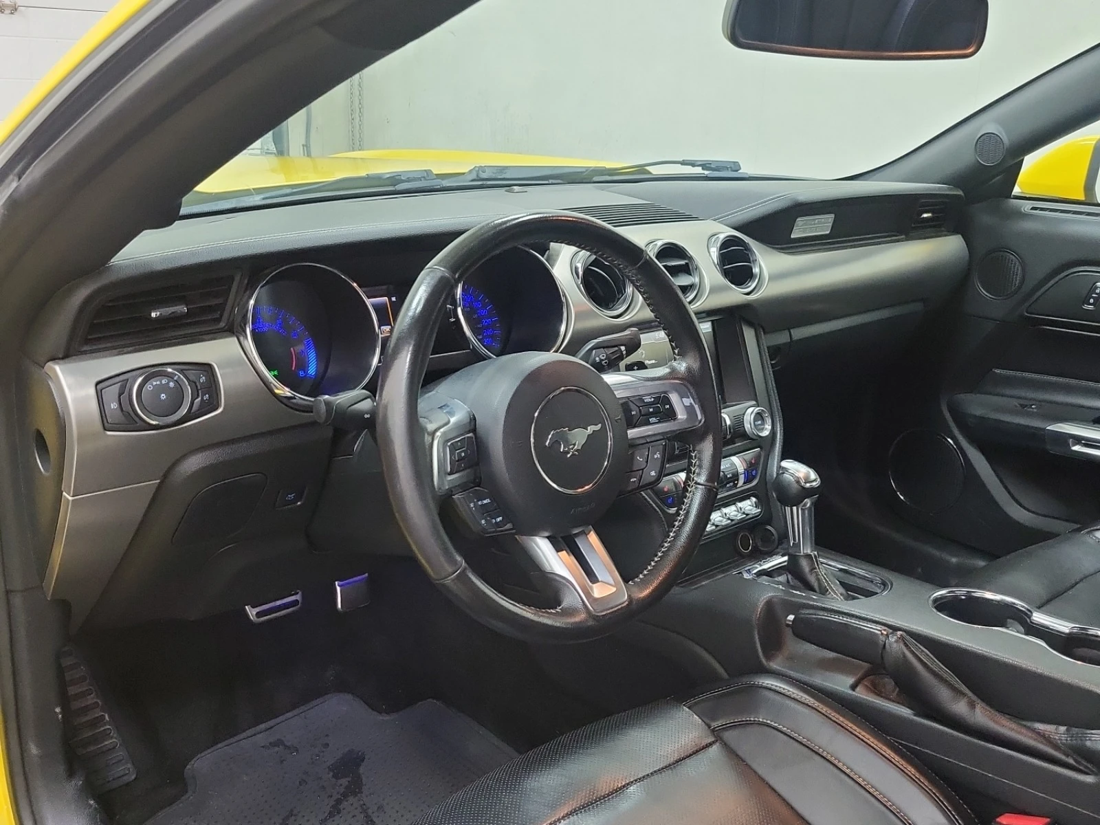Ford Mustang GT * * АВТОМАТИК * * CARFAX * * АВТО КРЕДИТ * *  - изображение 7