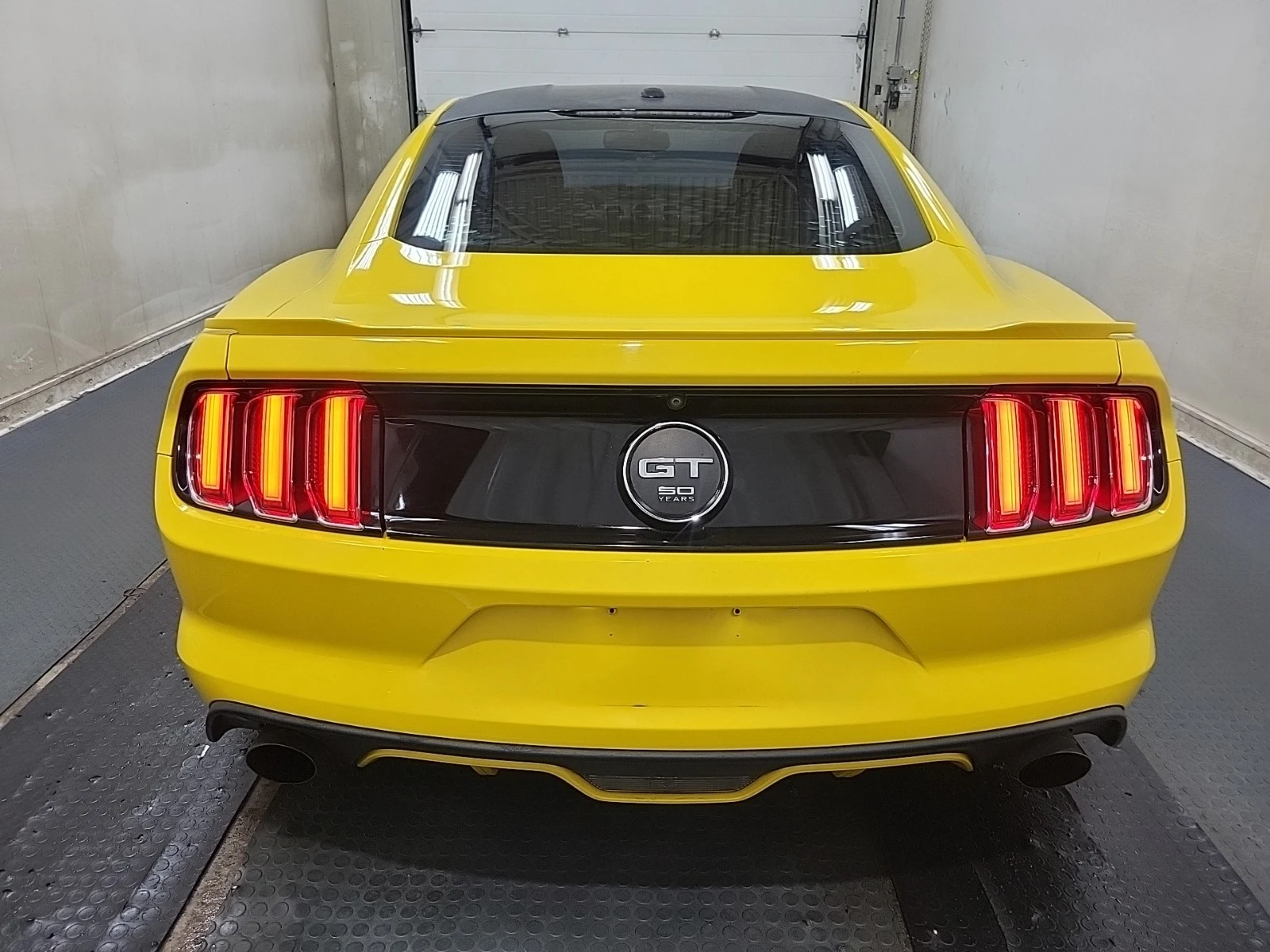 Ford Mustang GT * * АВТОМАТИК * * CARFAX * * АВТО КРЕДИТ * *  - изображение 4