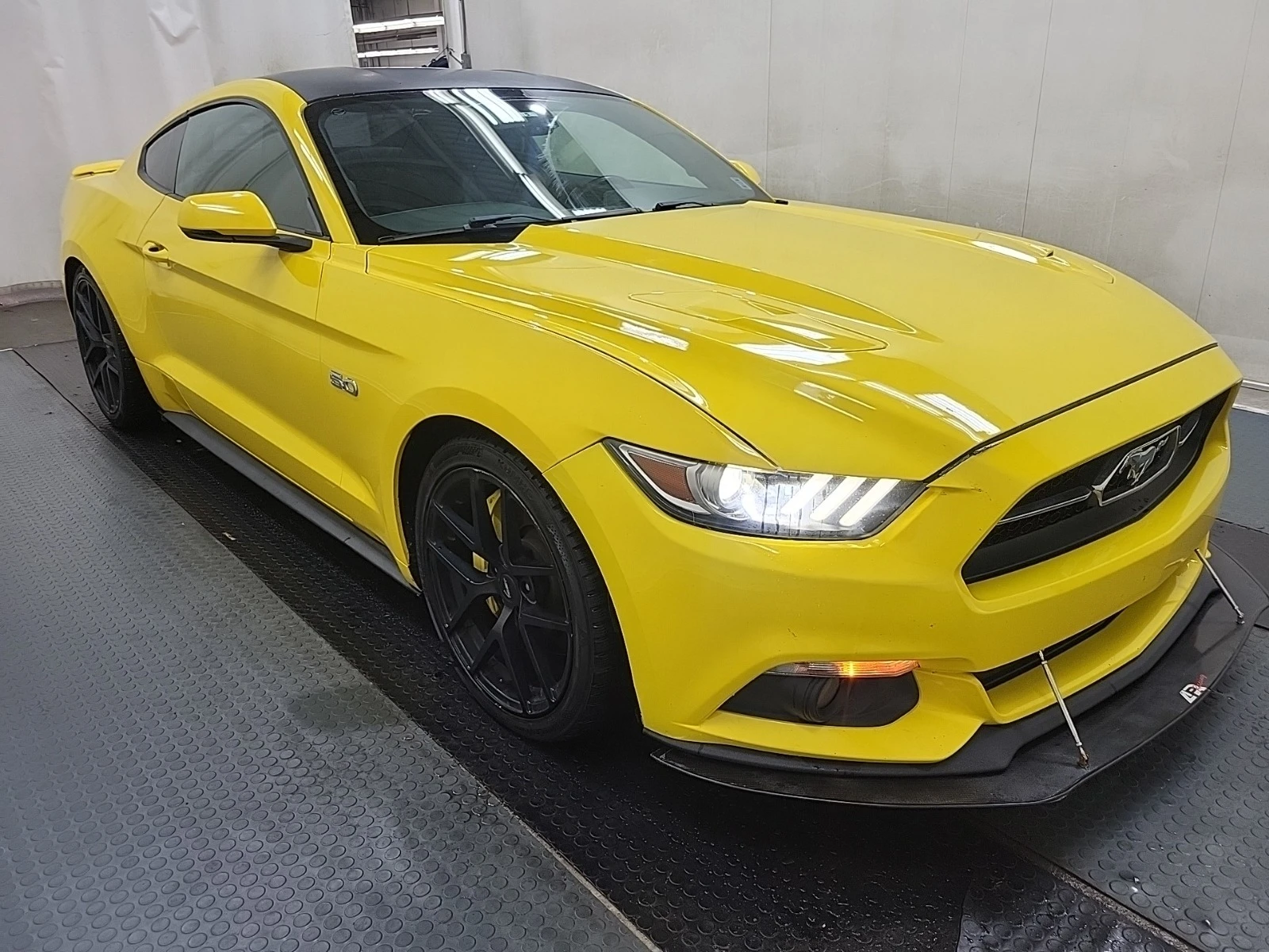 Ford Mustang GT * * АВТОМАТИК * * CARFAX * * АВТО КРЕДИТ * *  - изображение 2