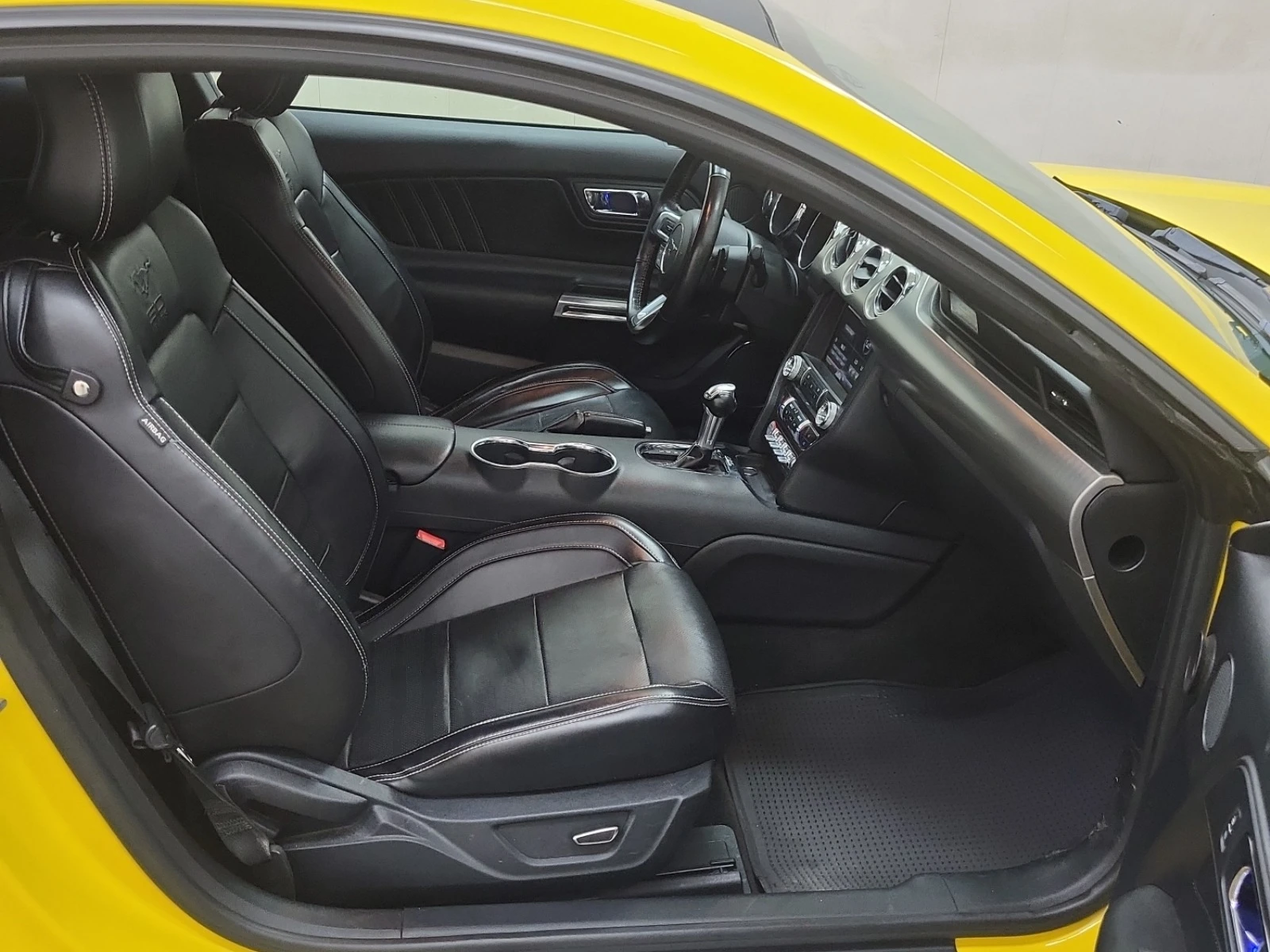 Ford Mustang GT * * АВТОМАТИК * * CARFAX * * АВТО КРЕДИТ * *  - изображение 9