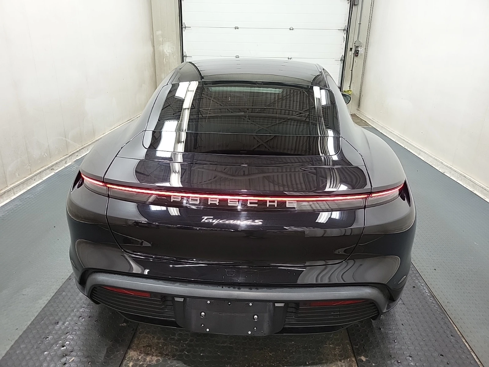 Porsche Taycan 4S * CARFAX * БЕЗ ПЪРВОНАЧАЛНА ВНОСКА - изображение 5