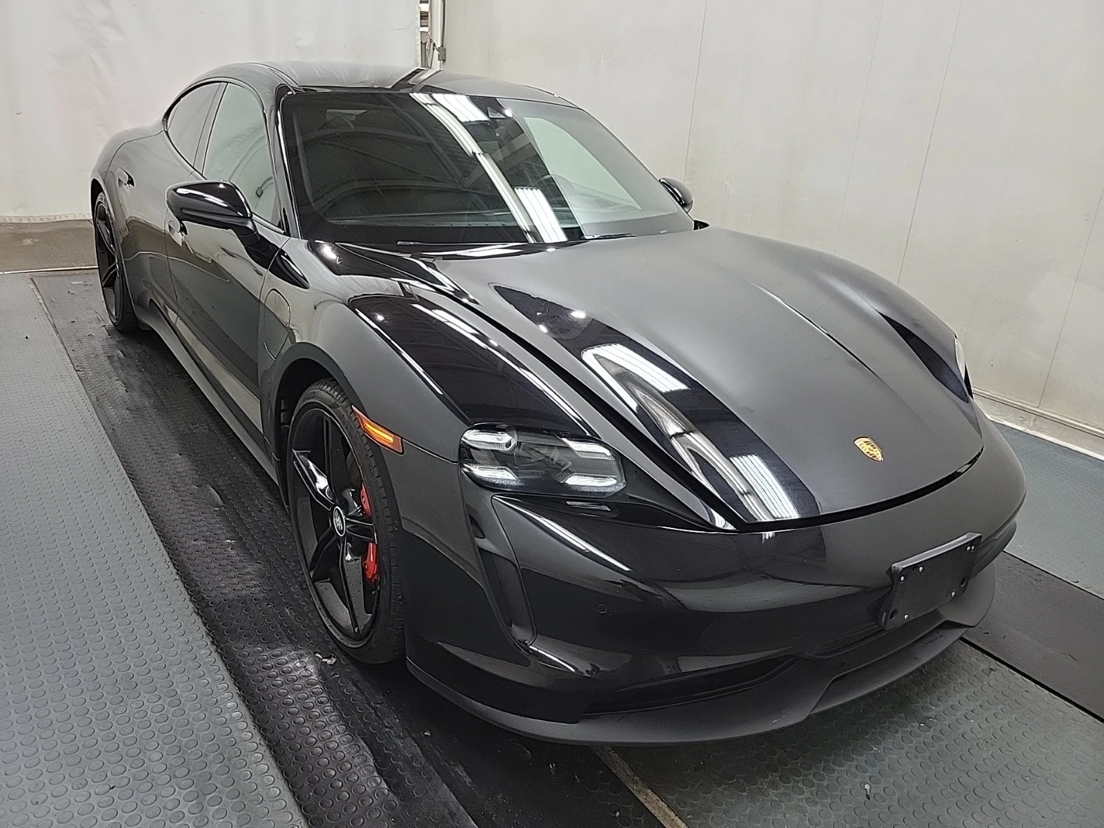 Porsche Taycan 4S * CARFAX * БЕЗ ПЪРВОНАЧАЛНА ВНОСКА - изображение 3