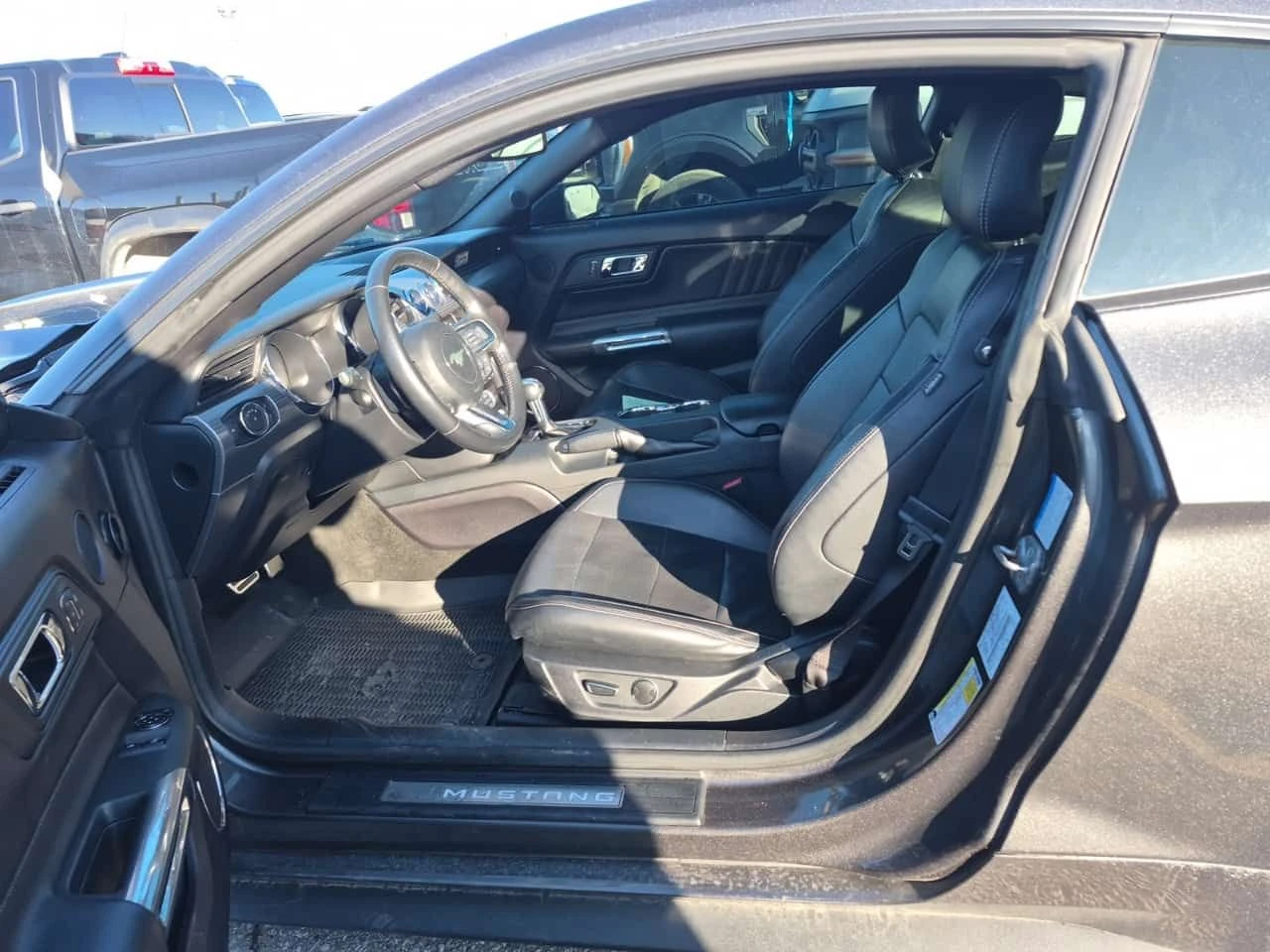Ford Mustang * ECOBOOST PREMIUM * NAVI * ОБДУХВАНЕ * 2 КЛЮЧА * , снимка 8 - Автомобили и джипове - 54264196