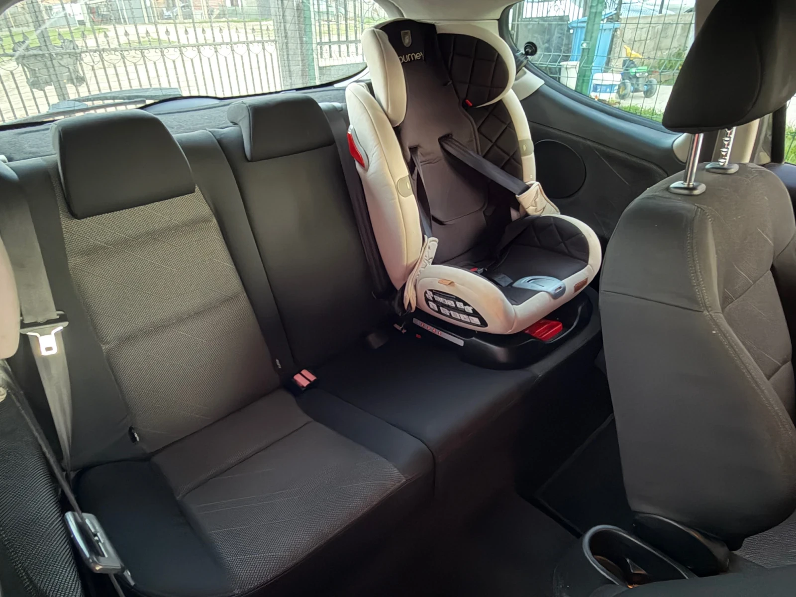 Peugeot 207 Peugeot 207 - 111 300km , снимка 10 - Автомобили и джипове - 54399561
