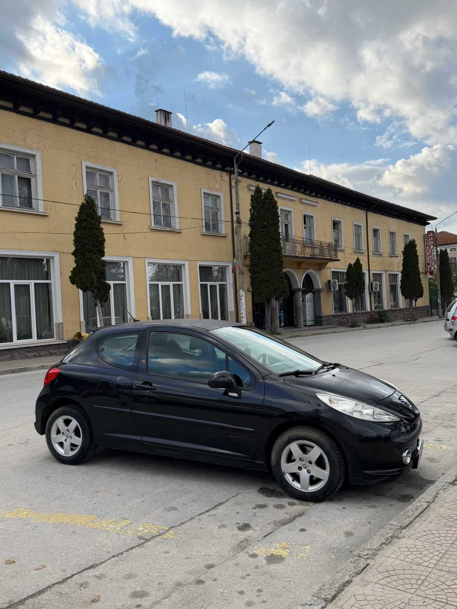 Peugeot 207 Peugeot 207 - 111 300km , снимка 4 - Автомобили и джипове - 54399561