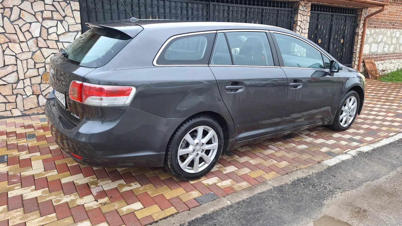 Toyota Avensis 2.0 D4D, снимка 5 - Автомобили и джипове - 54569287