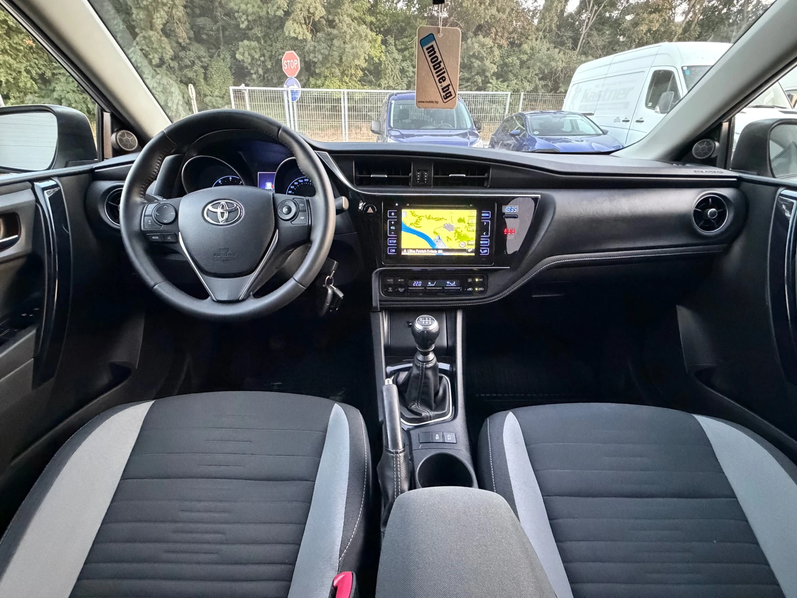 Toyota Auris 1.6D4D* TOP* Face* NAVI* Evro6, снимка 10 - Автомобили и джипове - 54745346