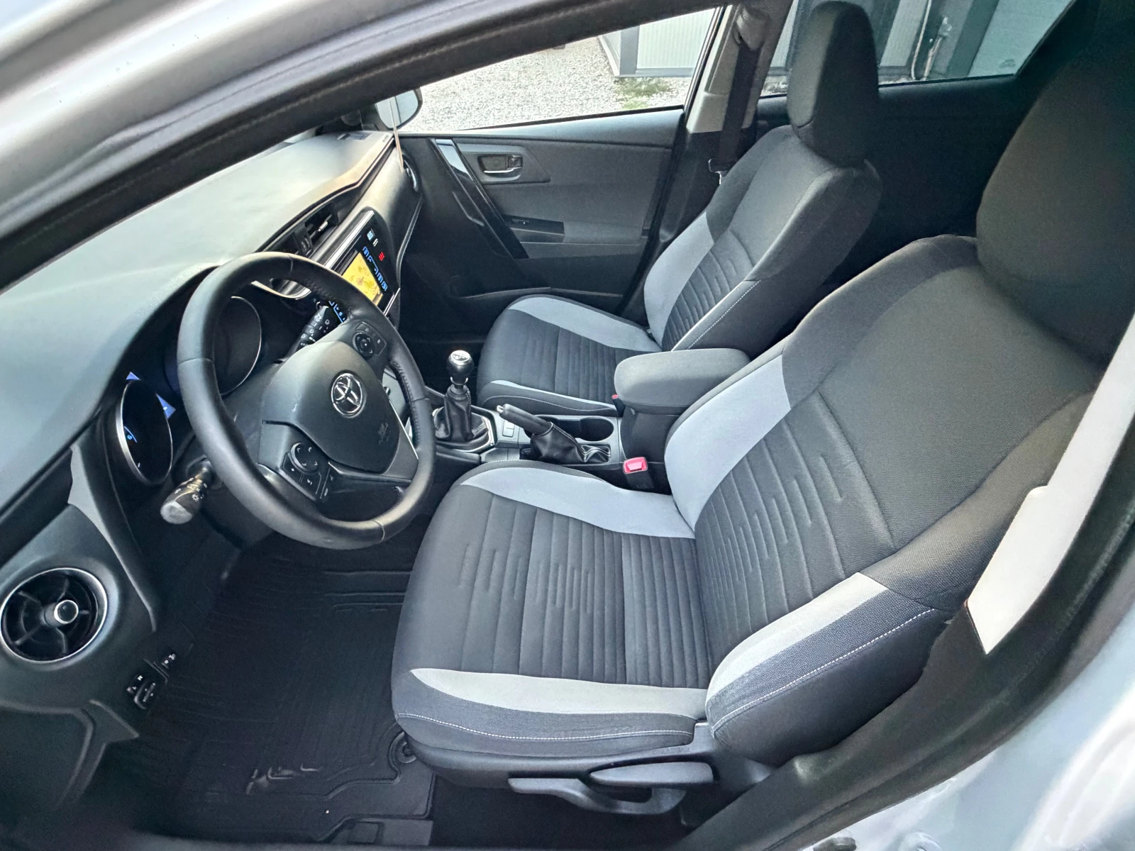 Toyota Auris 1.6D4D* TOP* Face* NAVI* Evro6, снимка 11 - Автомобили и джипове - 54745346