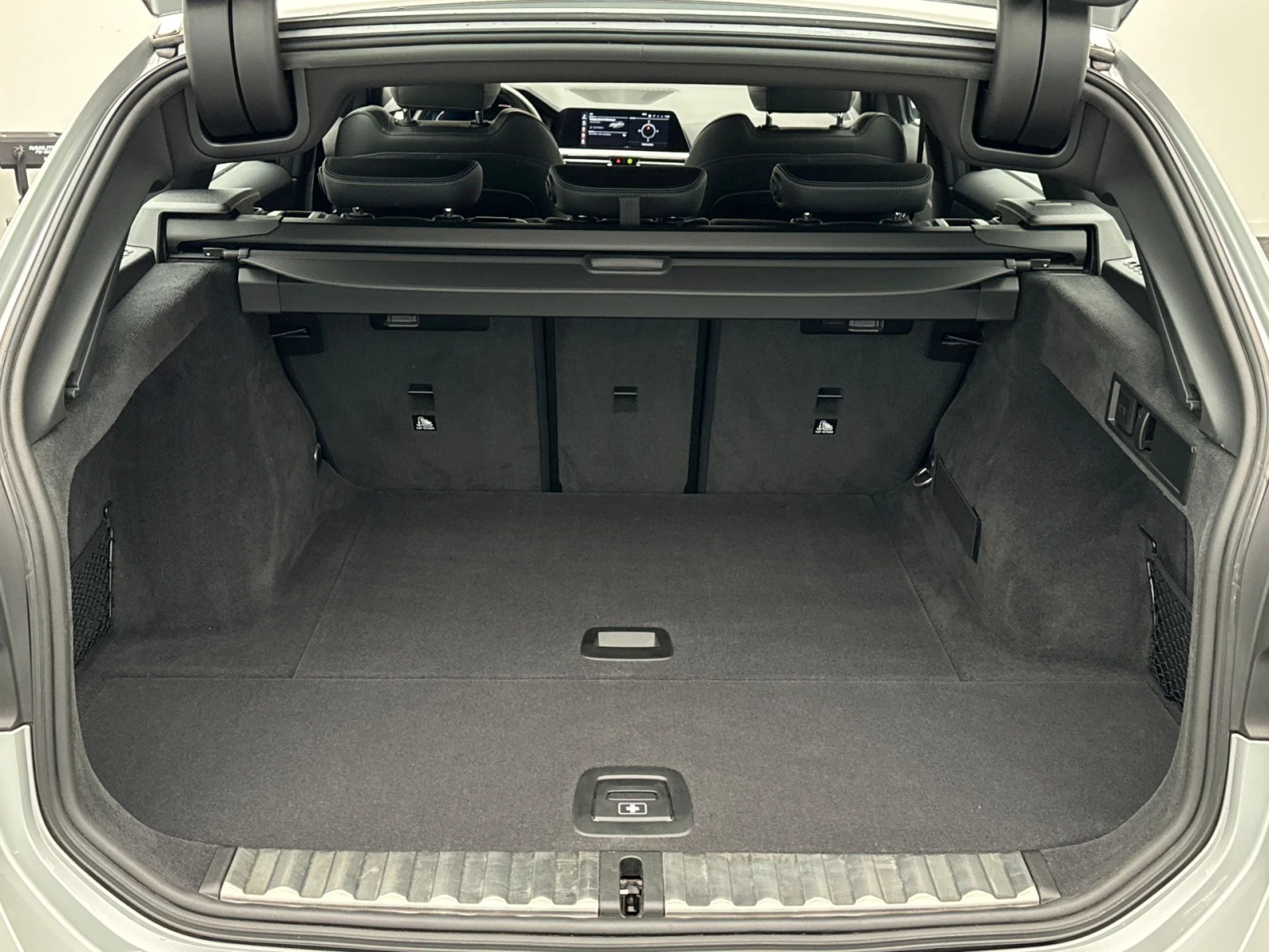 BMW 318 Touring 318d 150hp, снимка 9 - Автомобили и джипове - 54830917