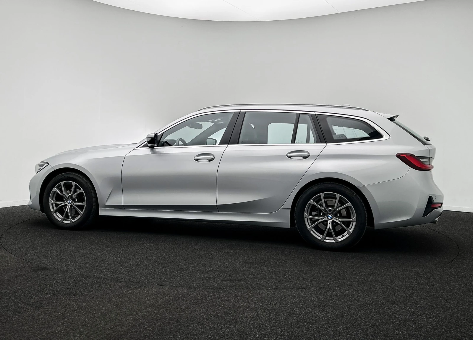 BMW 318 Touring 318d 150hp, снимка 4 - Автомобили и джипове - 54830917