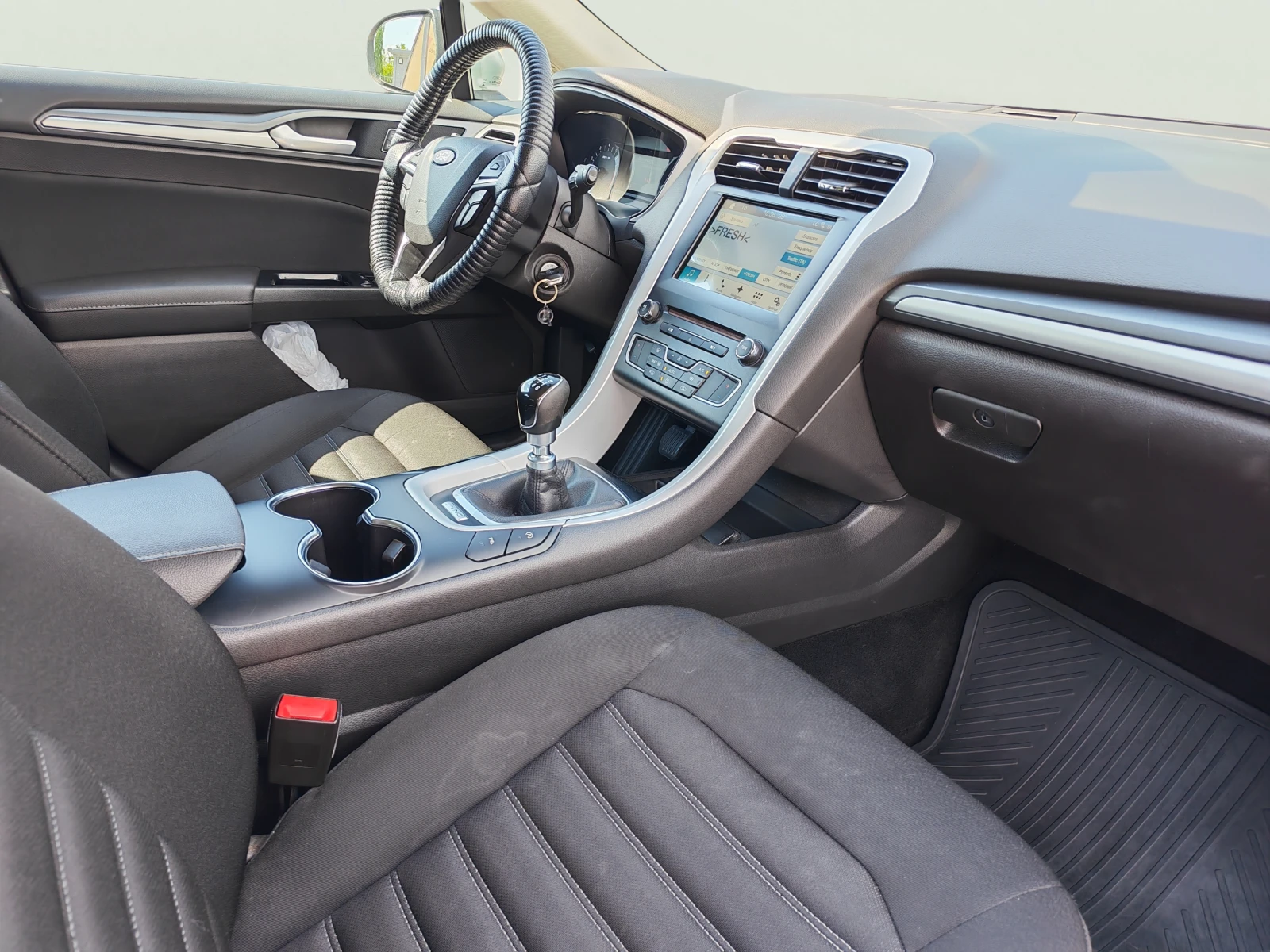 Ford Mondeo 1.5 EcoBoost, снимка 11 - Автомобили и джипове - 54875404